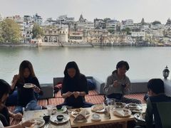 -Lake Shore Hotel & Restaurant
