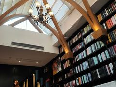 -钟书阁(松江泰晤士小镇店)