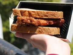 -同济大学本部学苑饮食广场