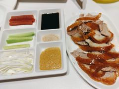 精品烤鸭-皇城根·鲁菜济南菜·吊炉烤鸭·炒鸡鱼头(济南旗舰店)