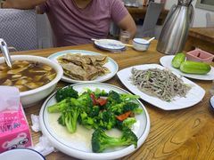 -溢心园香河肉饼总店