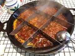 九宫格红汤锅-董眼镜火锅(洪崖洞总店)
