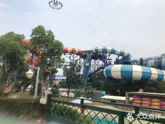 上海玛雅海滩水公园游乐设施图片