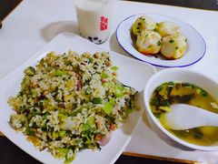 -舒蔡记生煎菜饭(云南中路店)