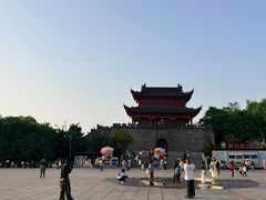 -巴陵广场