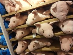-名创优品(北京新中关购物中心地铁层店)