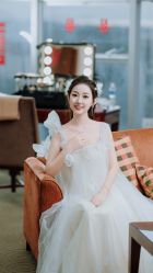 点击看大图 -曼青婚纱礼服馆