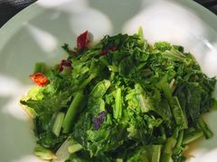 炒蒲公英叶子-炊烟餐厅