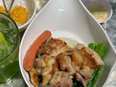 大块鸡扒肠仔饭-公仔堂港式茶餐厅(西村店)