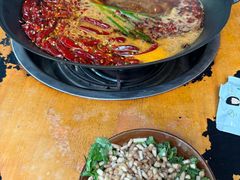 -黄潇洒老火锅(九眼桥宏济巷店)