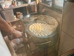 -老字号眼镜子煎包汤包店
