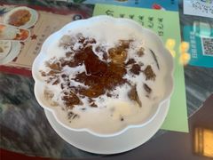 椰汁银耳桃胶羹-甜津美