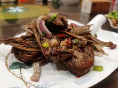 -老鄞江清水龙虾•赵赵家(江北店)
