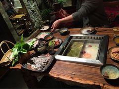 -老牌坊云南鱼豆花火锅(嵩山店)