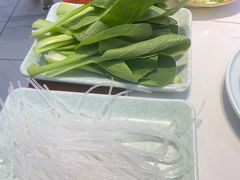 -雪乡人家东北菜·铁锅炖一切(高斯路店)