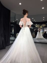 -艾米丽婚纱礼服