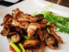 香煎口蘑脆爽肉-周三的情书花园餐厅(江北店)