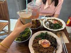 -CowCow其其·牛杂咖啡公司(六运店)