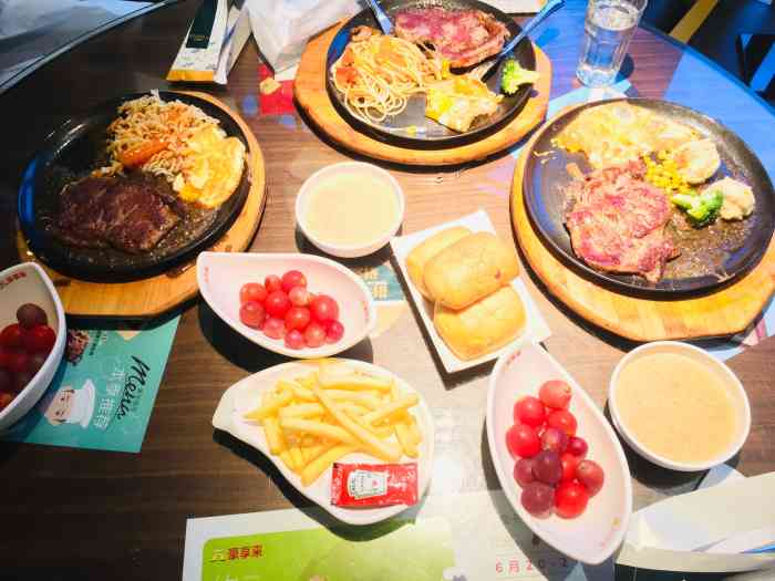 推荐一些些菜 「港式虾饺皇」味道不错 「克斯风