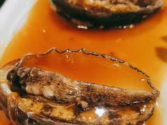 浇汁鲍鱼-老东镇啤酒屋海鲜加工·蒸汽海鲜·海鲜烧烤(台东店)