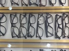 -美式眼镜·授权蔡司.依视路.尼康.豪雅.明月(人民广场店)