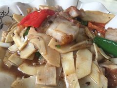 鲜笋炒烧肉-悦品清远人家私房菜