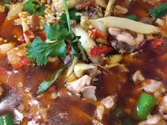 -兔行天下-鸿鹤鲜锅兔(中海国际店)