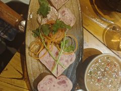-老牌坊云南鱼豆花火锅(爱建店)