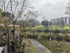 -茅草房·河畔园林火锅