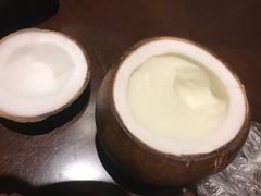 -志龙皇冠吃货椰子铺