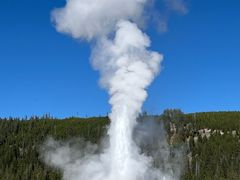 -老忠实间歇泉