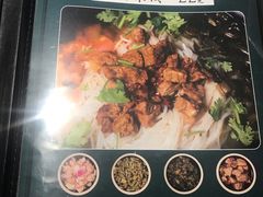 -八月美食小馆(银泰城总店)