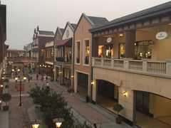 -王府井奥莱临潼小镇(临潼店)