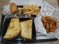 -The Habit Burger Grill 哈比特汉堡(复兴soho店)