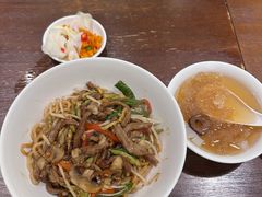 生爆牛肉面-寻裕记·现炒浇头面(人民广场店)