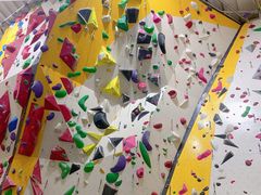 -问山MountQuest攀岩馆