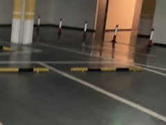 -金融街购物中心停车场