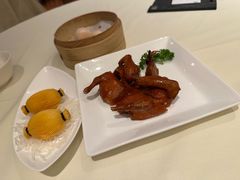 脆皮乳鸽-利苑酒家(合景国际金融广场店)