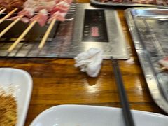 -哈尔滨小酒馆·鲜肉现穿自助烧烤(康新花园店)