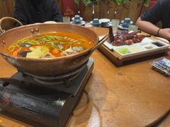 -老滇山寨•云南特色菜•地方菜•民族风情歌舞表演(金碧店)