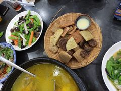 -三锅莊·牦牛肉火锅·香格里拉特色藏餐宴请餐厅(昆明创始店)