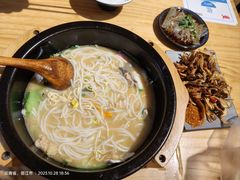 -勺子米线·云南传统小吃市集(四方街店)