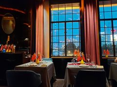 靠窗位-YUE·6·西式融合餐厅(外滩六号店)