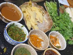 -顶顶汤火牛排火锅·经典铜锅涮肉