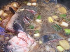 柴锅炖水库鱼-姥家大锅台水库渔家