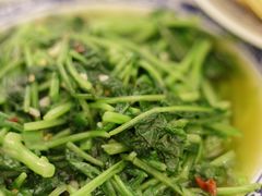 青椒炒萝卜苗-客家大院·非遗赣南客家菜(郁孤台店)