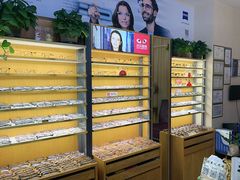 -优医视平价眼镜蔡司依视路折扣工厂店(十里堡店)