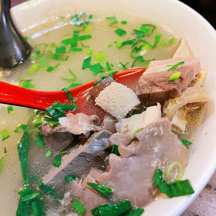 去真如寺的顺便走到寺前街1号来这里吃大名鼎鼎的白切羊肉大众点评上