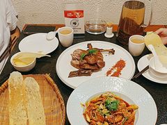 -万重锦·人文川菜馆(骡马市店)