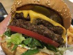 -The Habit Burger Grill 哈比特汉堡(复兴soho店)